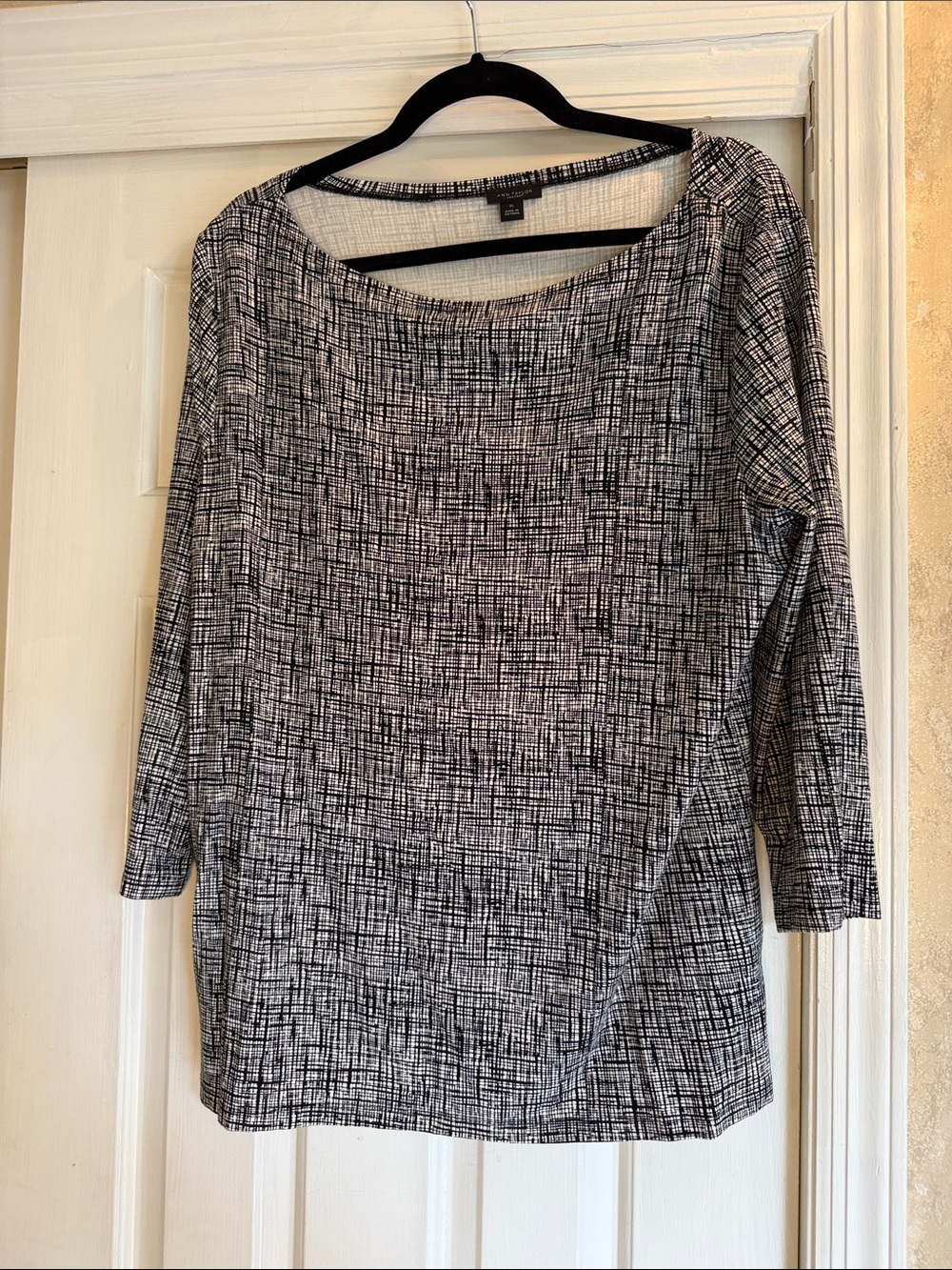Ann Taylor Factory Black & White Patterned Women’s Boatneck Top